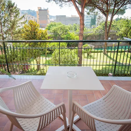 Diamond 招待所 4*